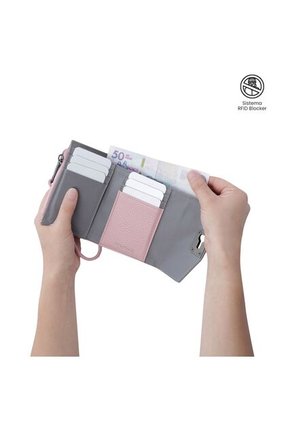 Billetera Mujer Smooth Pequeña Con RFID Blocker Rosada