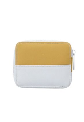 Billetera Contrast Mad Gris Pequeña