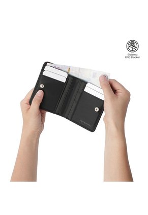 Billetera Mujer Texture Pequeña Con RFID Blocker Negra