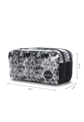 Cartuchera Escolar Mediana Para Niño Pixel Black Negra