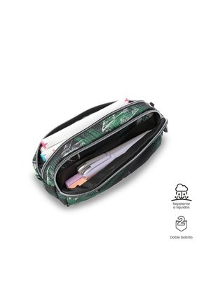 Cartuchera Escolar Pequeña Para Hombre Sobre Verde