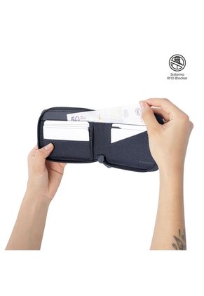 Billetera Hombre Wood Mediana Con RFID Blocker Azul