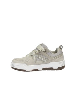 TENIS RUMBER TREME