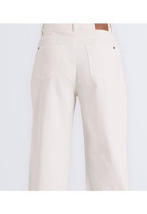 Pantalón Bota Recta Con Cortes Typer