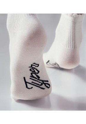 Media Para Mujer Typer