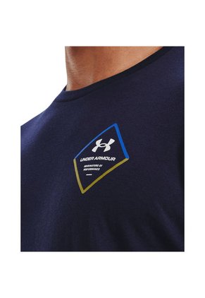 Camiseta Engineered Mountain Para Hombre 1374015-410-NV0 Under Armour
