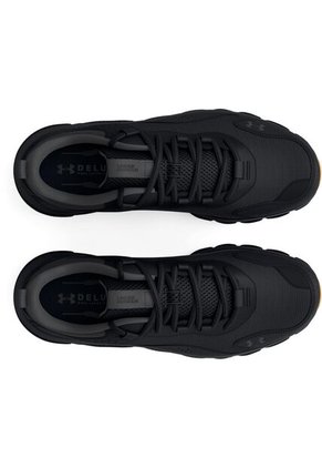 Tenis Hombre Under Armour CHARGED VERSSERT Negro Under Armour