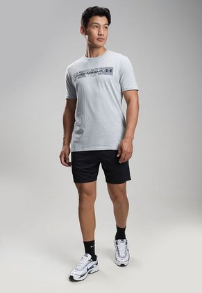 Camiseta UNDER ARMOUR Chest Stripe Gris