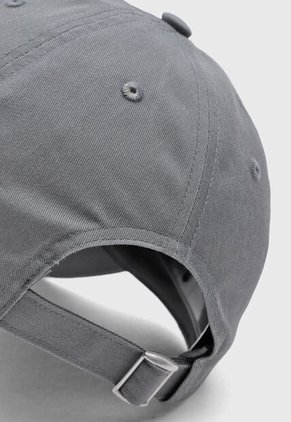 Gorra UNDER ARMOUR Essential Gris
