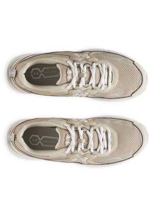 Tenis Unisex Under Armour UA APPARITION TECH Gris Under Armour