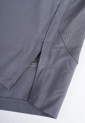 Pantaloneta Running UNDER ARMOUR Launch 2 en 1 Gris