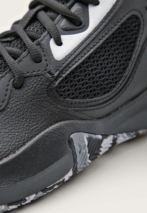 Tenis Basketball Negro-Blanco-Dorado UNDER ARMOUR Lockdown 6