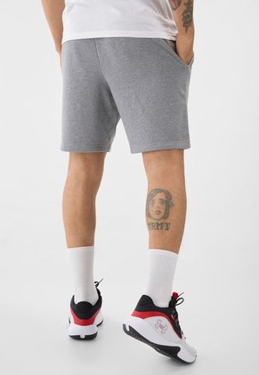 Pantaloneta Gris UNDER ARMOUR Rival Fleece