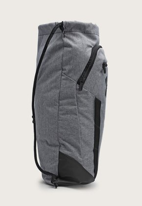 Tula Gris-Negro UNDER ARMOUR Undeniable