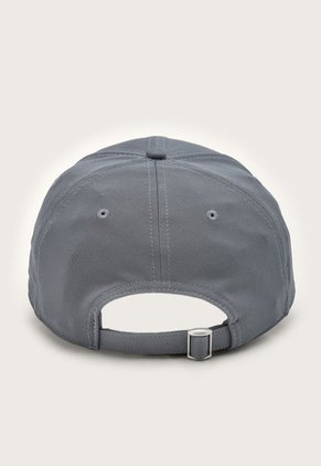 Gorra UNDER ARMOUR Blitzing Gris