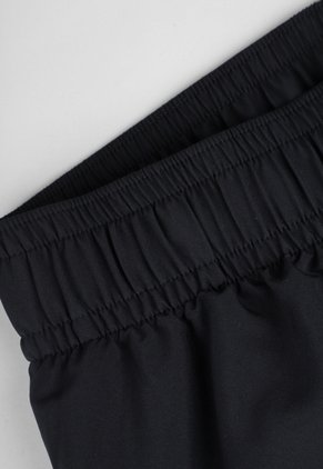 Pantaloneta Training UNDER ARMOUR Woven Negro