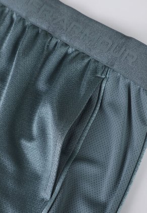 Short Deportivo UNDER ARMOUR Tech Play Up Shine Verde