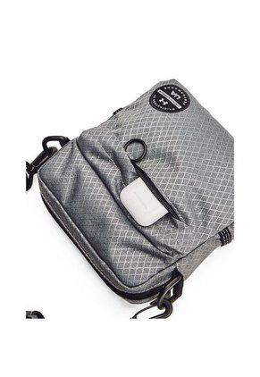 Bolso Under Armour Loudon Ripstop-Gris Claro