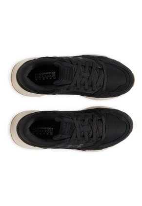 TENIS UNDER ARMOUR HOMBRE EDGE SUEDE - 3027731-001