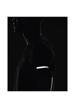 Camiseta Hombre UNDER ARMOUR UA SEAMLESS STRIDE S Negro Under Armour