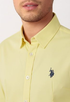 Camisa U.S. POLO ASSN. Amarillo