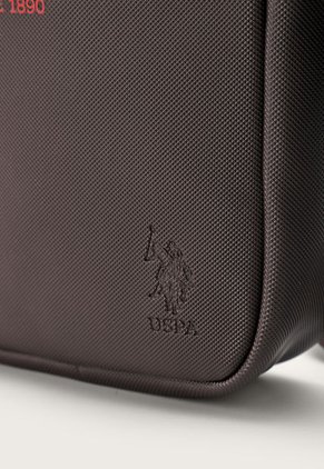 Bolso Manos Libres Marrón-Blanco-Rojo Us Polo Assn