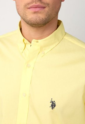 Camisa U.S. POLO ASSN. Amarillo
