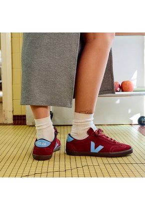 Tenis Veja De Mujer Volley Suede Grenat Aqua Eagle VO0321467A-40 Vinotinto