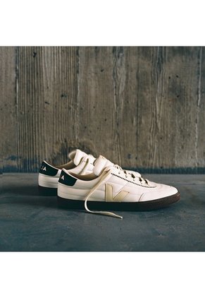 Tenis Veja De Hombre Panenka Leather White Black Bark FU2020896B-44 Blanco