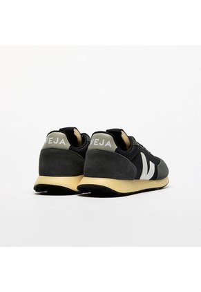 Tenis Veja De Hombre Rio Branco RO1803870B-42 Negro