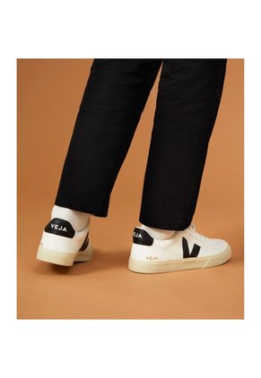 Tenis Veja De Hombre Campo Chromefree Leather CP0501537-B40 Blanco