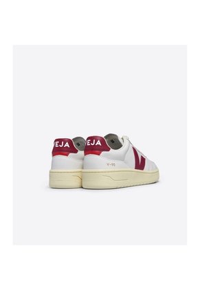 Tenis Veja De Hombre V-90 Leather White Marsala VD2003657B-43 Blanco