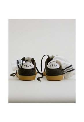 Tenis Veja De Mujer Volley Canvas VO0103529A-36 Negro