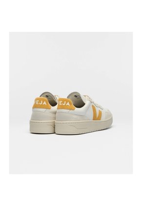 Tenis Veja De Mujer V-90 Leather White Safran VD2021361A-41 Blanco