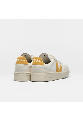 Tenis Veja De Hombre V-90 Leather White Safran VD2021361B-46 Blanco
