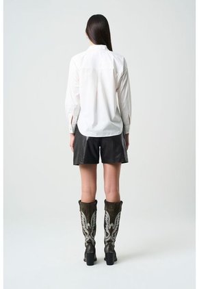 Camisa Manga Larga Basic En Tejido Plano Para Mujer Detalle Millaré Camisa Manga Larga Basic En Tejido Plano Para Mujer Detalle Millaré Blanco M VÉLEZ