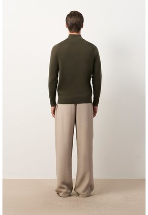 Sweater Misuri Tejido Para Hombre Cuello Alto Sweater Misuri Tejido Para Hombre Cuello Alto Verde Oliva L VÉLEZ