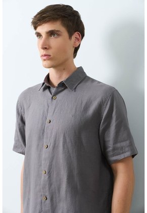 Camisa Manga Corta Semi Fitted Para Hombre Sevilla Camisa Manga Corta Semi Fitted Para Hombre Sevilla Gris Pistola M VÉLEZ