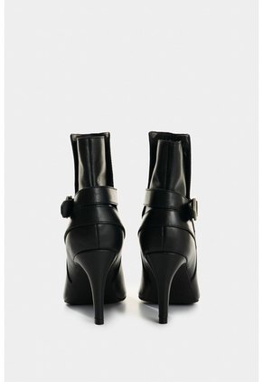 Botines Calix De Cuero Para Mujer Silueta Office Botines Calix De Cuero Para Mujer Silueta Office Negro 38 VÉLEZ