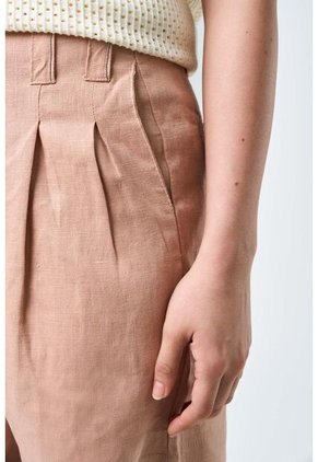 Short Prisma Tiro Alto En Lino Para Mujer Detalle Millaré Short Prisma Tiro Alto En Lino Para Mujer Detalle Millaré Rosado 06 Vélez