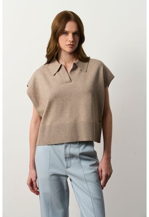 Polo Bora Tejida Para Mujer Silueta Boxy Polo Bora Tejida Para Mujer Silueta Boxy Arena S VÉLEZ