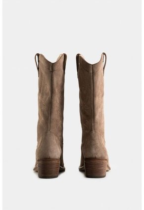 Botines Texanos Calisto De Cuero Con Textura Gamuzada Para Mujer Bordado Decorativo Botines Texanos Calisto De Cuero Con Textura Gamuzada Para Mujer Bordado Decorativo Arena 37 Vélez