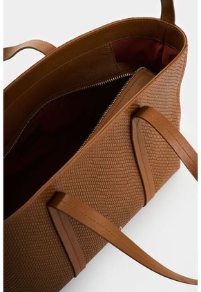 Bandolera Nectaria En Cuero Grabado Para Mujer Bandolera Nectaria En Cuero Grabado Para Mujer Miel VÉLEZ