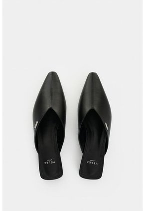 Baleta De Cuero Para Mujer Coralia Baleta De Cuero Para Mujer Coralia Negro 40 VÉLEZ