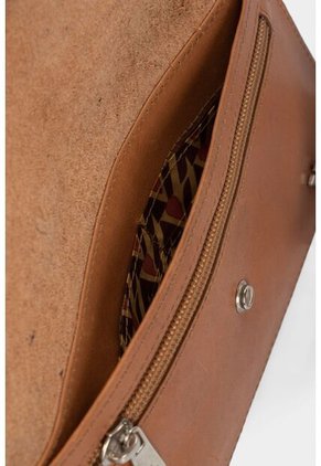 Billetera Porta Chequera Humanista De Cuero Para Mujer Básica Miel Billetera Porta Chequera Humanista De Cuero Para Mujer Básica Miel Vélez