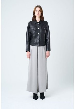 Chaqueta Kalaha De Cuero Para Mujer Silueta Trucker Chaqueta Kalaha De Cuero Para Mujer Silueta Trucker Negro S VÉLEZ