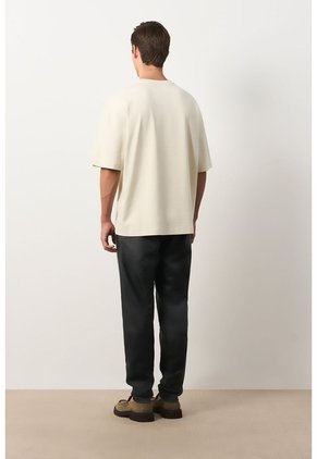 Camiseta Relaxed Fit Para Hombre Camiseta Relaxed Fit Para Hombre Crema S VÉLEZ