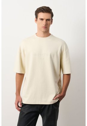 Camiseta Relaxed Fit Para Hombre Camiseta Relaxed Fit Para Hombre Crema S VÉLEZ