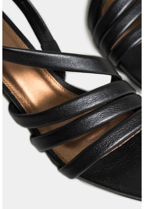 Sandalia Tacón Gobi De Cuero Liso Para Mujer Straps Sandalia Tacón Gobi De Cuero Liso Para Mujer Straps Negro 38 VÉLEZ