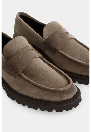 Mocasines En Cuero Para Hombre Tikal Mocasines En Cuero Para Hombre Tikal Verde Oliva 39 VÉLEZ